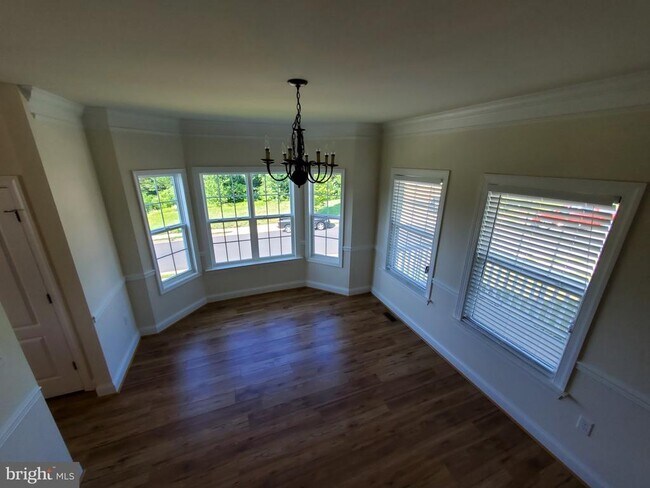 Building Photo - 233 Kanter Dr