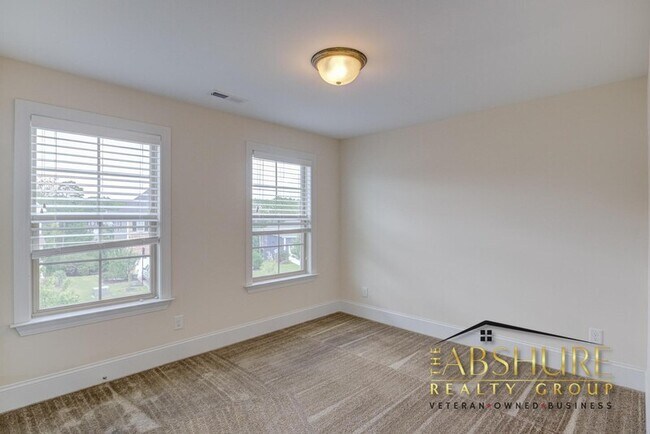 Building Photo - 112 Cahors Trail