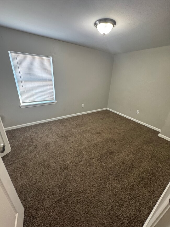 Building Photo - 8502 N Main St