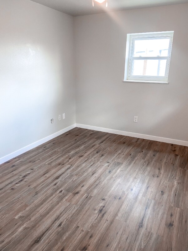 Building Photo - 340 W Main St