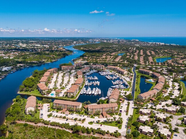 Building Photo - 2301 Marina Isle Way