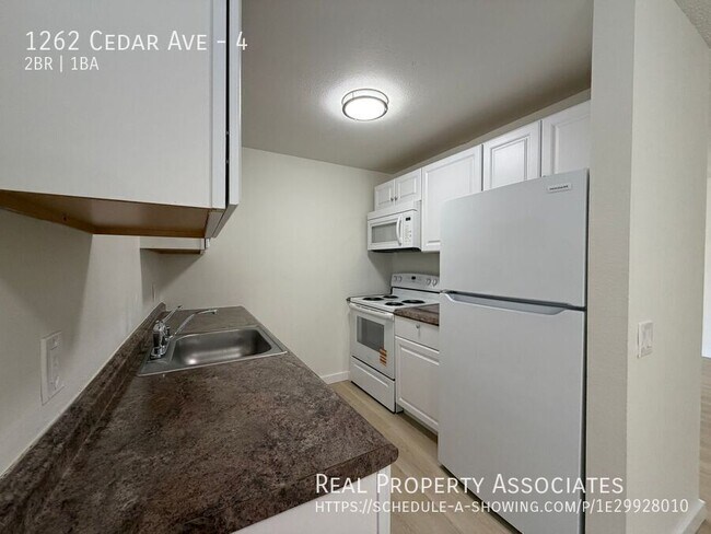 Building Photo - 1262 Cedar Ave