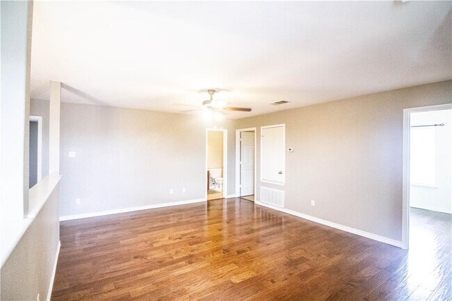 Building Photo - 413 Moorhen Cove