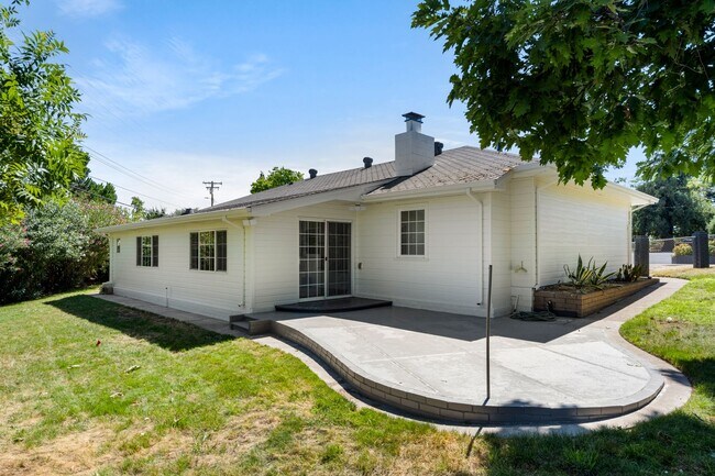Building Photo - Modern Beauty of Downtown Roseville - 3 Be...