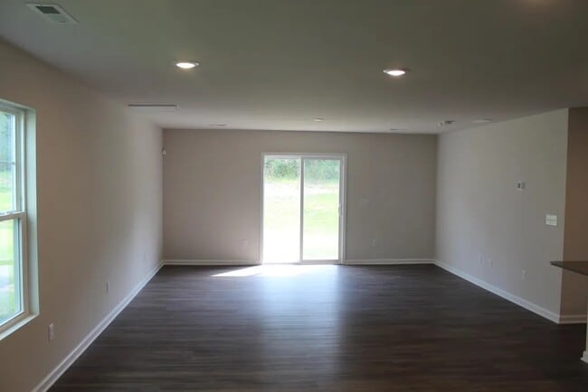 Building Photo - 1537 Woodhouse Dr