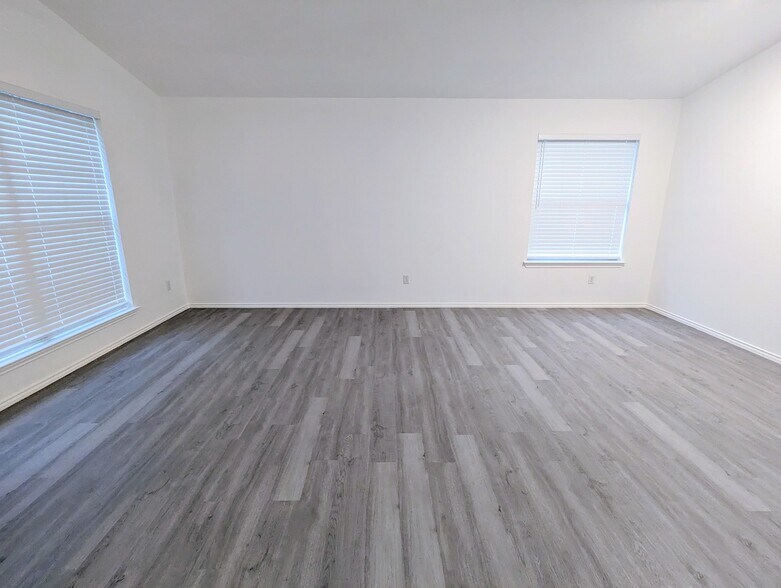 Building Photo - 17400 Bottle Springs Ln