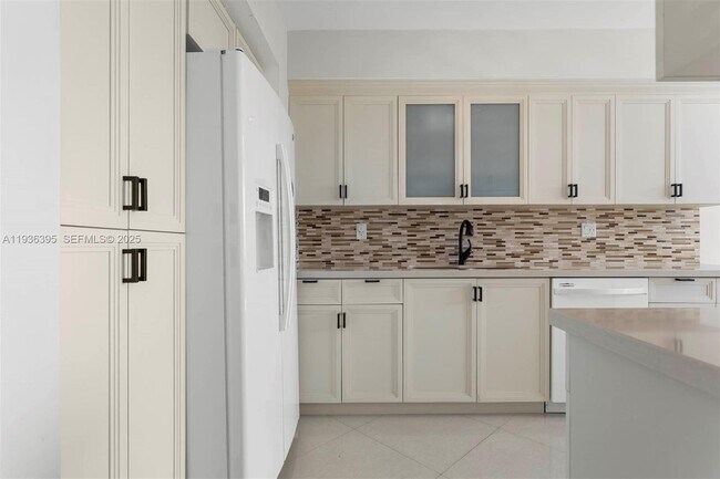 Building Photo - 19500 Turnberry Way