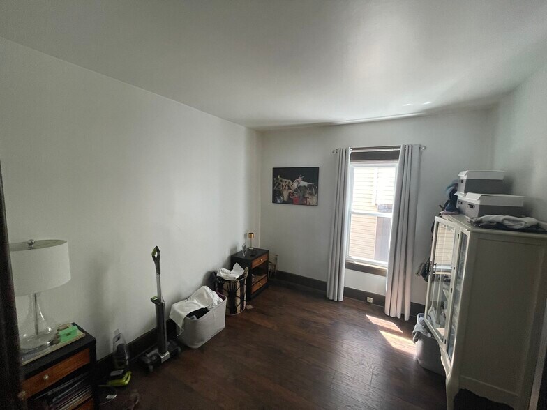 Bedroom 2 - 141 Parkwood Ave