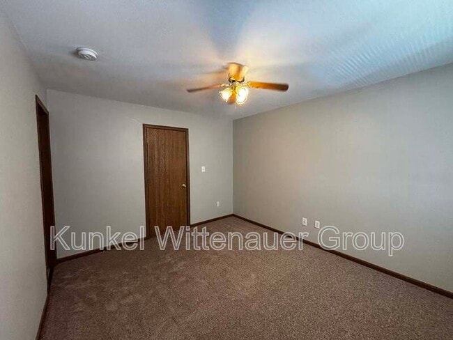 Building Photo - 2609 Sierra Dr