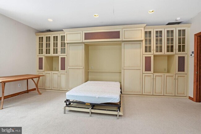 Building Photo - 244 Mathers Rd