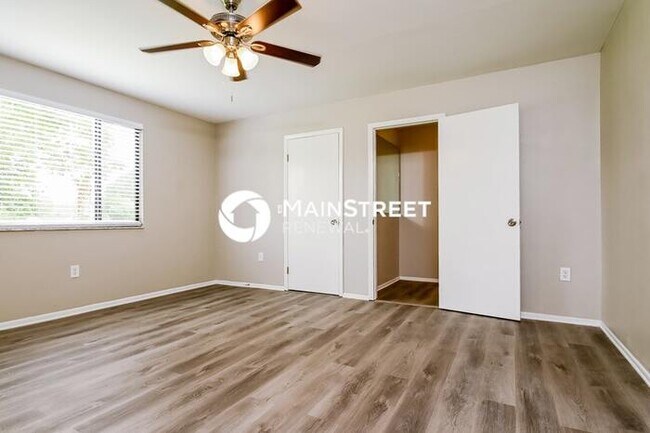 Building Photo - 3 Bedroom Pet-Friendly Home in NORTH PORT, FL with Main Street Renewal