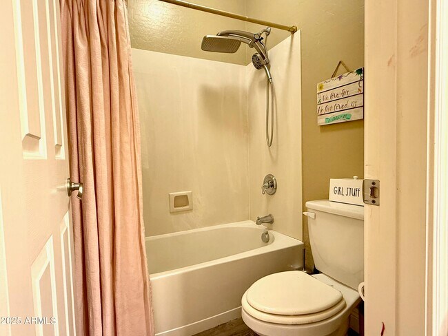 Building Photo - 2541 W Shackleton Dr