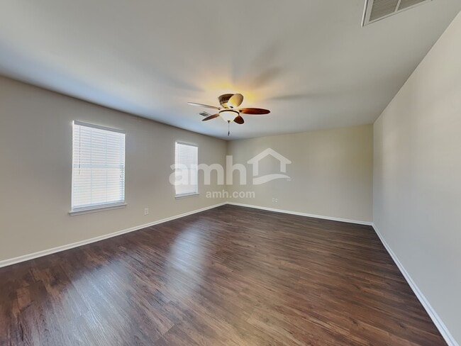 Building Photo - 6352 Hedgewood Ln