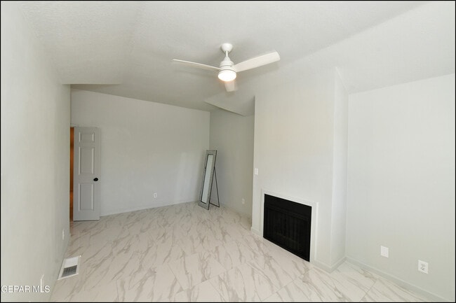 Building Photo - 31 Stratford Hall Cir