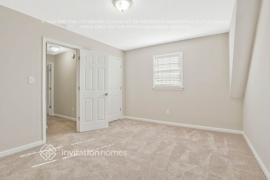 Building Photo - 526 Sumer Ln N