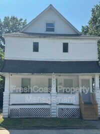 Building Photo - 3434 E 105th St