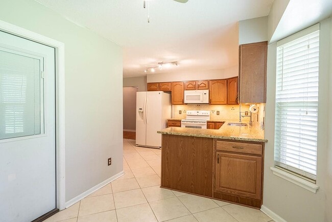 Building Photo - 4679 Inisheer Dr
