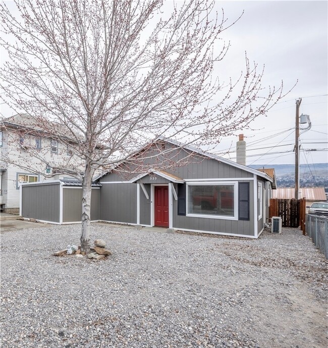 Primary Photo - 325 S Chelan Ave