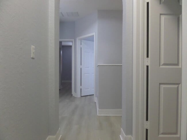Building Photo - 829 Pipers Cay Dr