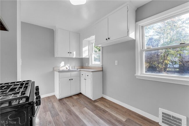 Building Photo - 12605 Hirst Ave