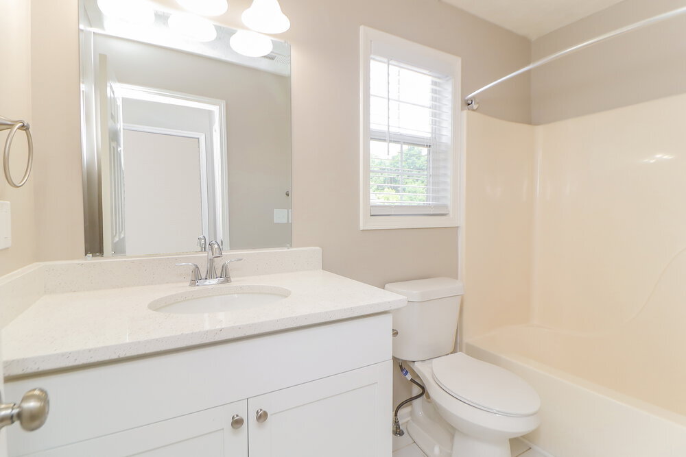 Building Photo - 2975 Northcliff Dr