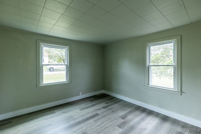 Building Photo - Newly Renovated 4-Bedroom Home in Town of Blackstone!