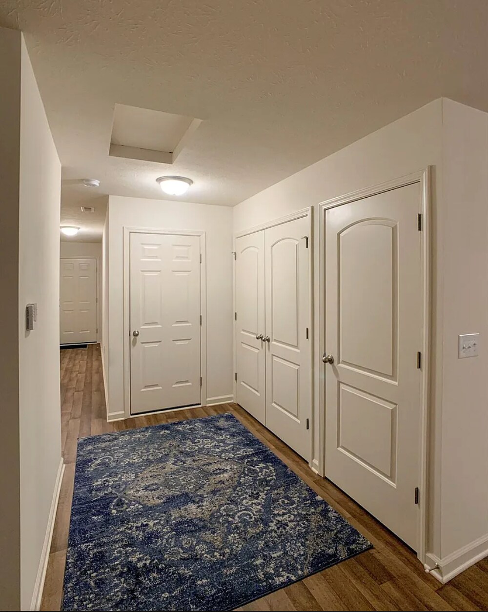 Building Photo - 391 Ariel Dr