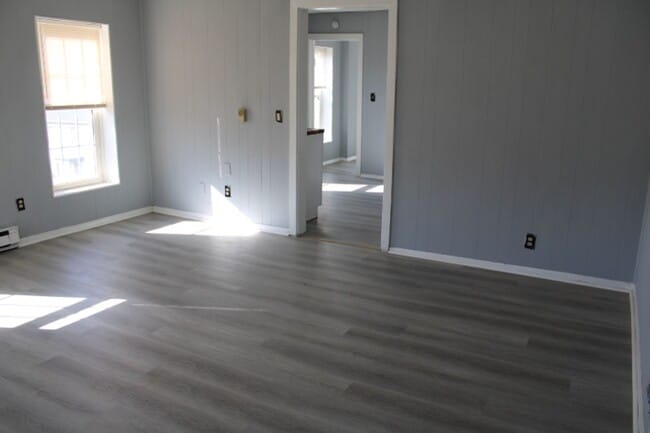 Building Photo - Apartment