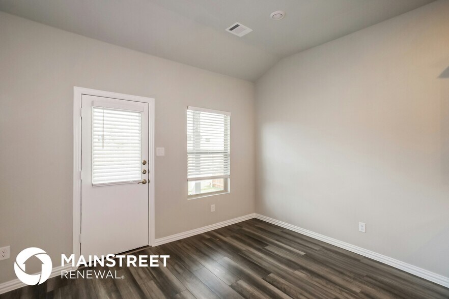 Building Photo - 2137 Sun Star Dr