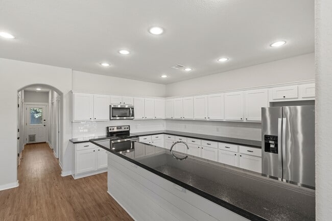 Building Photo - 415 Goldilocks Ln