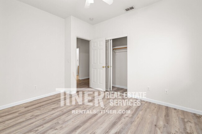 Building Photo - 51 Tulip Tree Cir