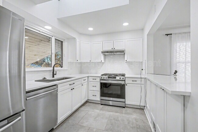 Building Photo - 3021 N Columbine St