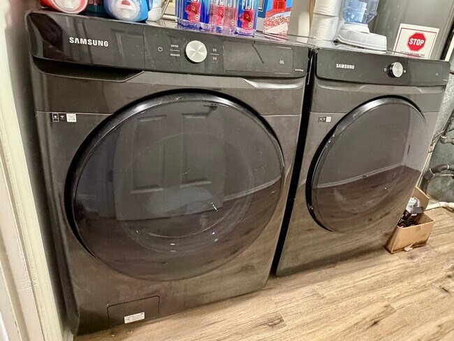 Building Photo - 2350 County Farm Ln