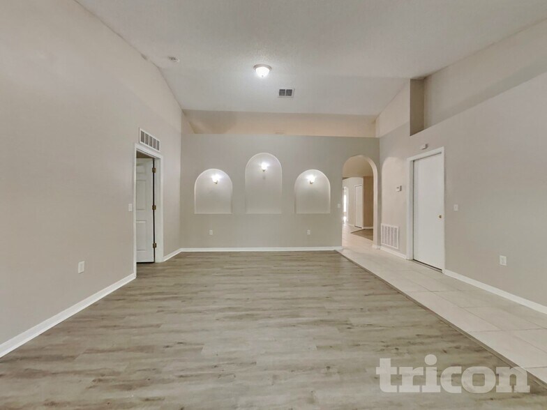Building Photo - 508 Cloudcroft Dr