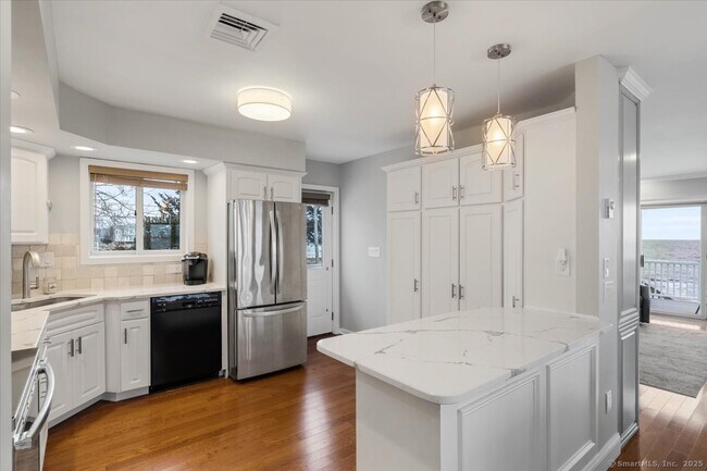 Building Photo - 146 Chittenden Field Ln