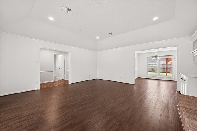 Building Photo - 6207 Claridge Dr