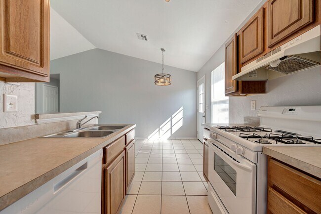 Building Photo - 605 Welston Cir