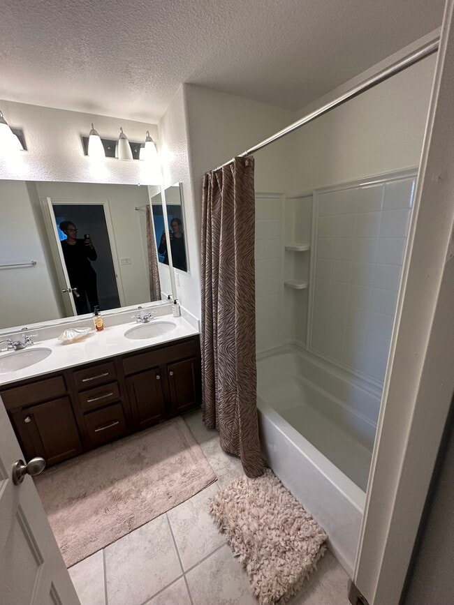 Building Photo - 2295 Iron Point Rd