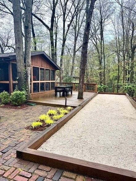 Building Photo - 9591 Hillside Dr