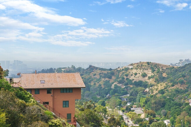 Building Photo - 2235 Gloaming Way