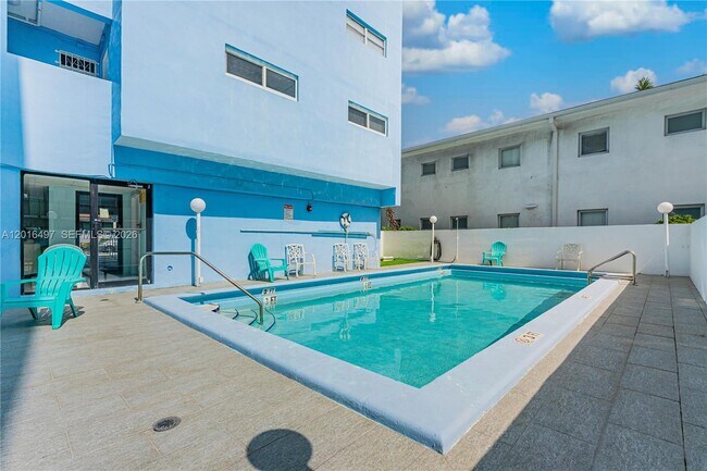Building Photo - 8340 Harding Ave