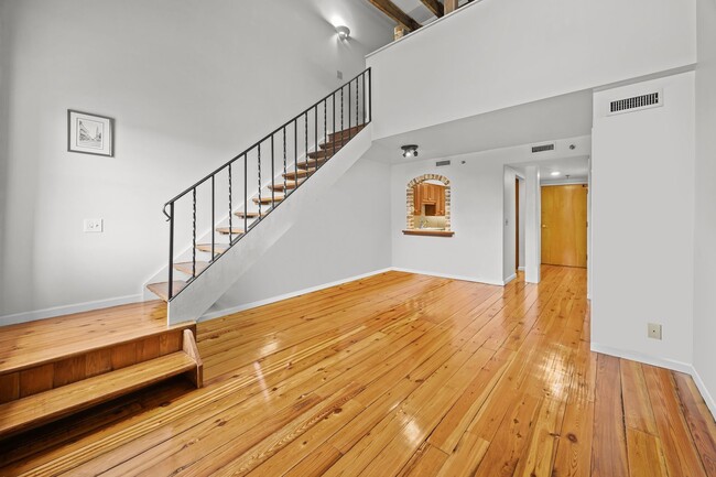 Building Photo - Available now. Awesome 1 BR/1.5 BA Apartme...