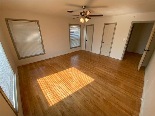 Building Photo - 1011 Walnut St