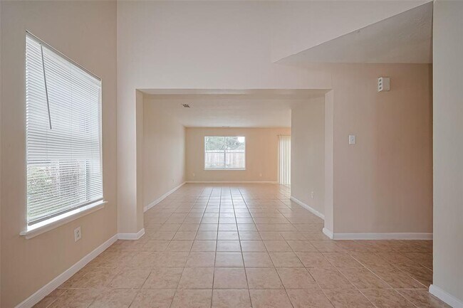 Building Photo - 7203 River Pines Dr