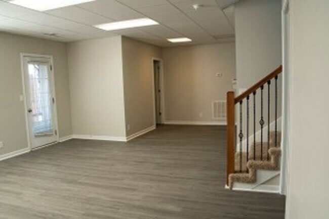 Building Photo - 514 Winding Bluff Way