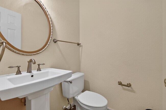 Building Photo - 1306 N Gabriel River Cir