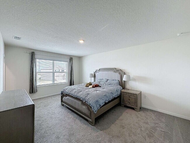 Building Photo - 8379 Ender Hls Dr