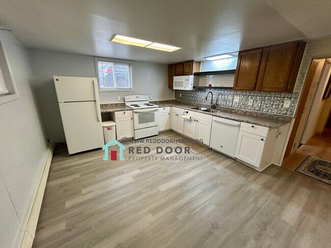 Building Photo - 3115 8th Ave N