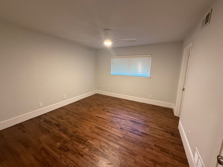 Building Photo - 6911 Gateridge Dr