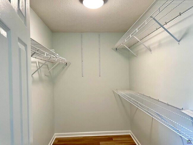 Building Photo - 205 Ellicott Dr